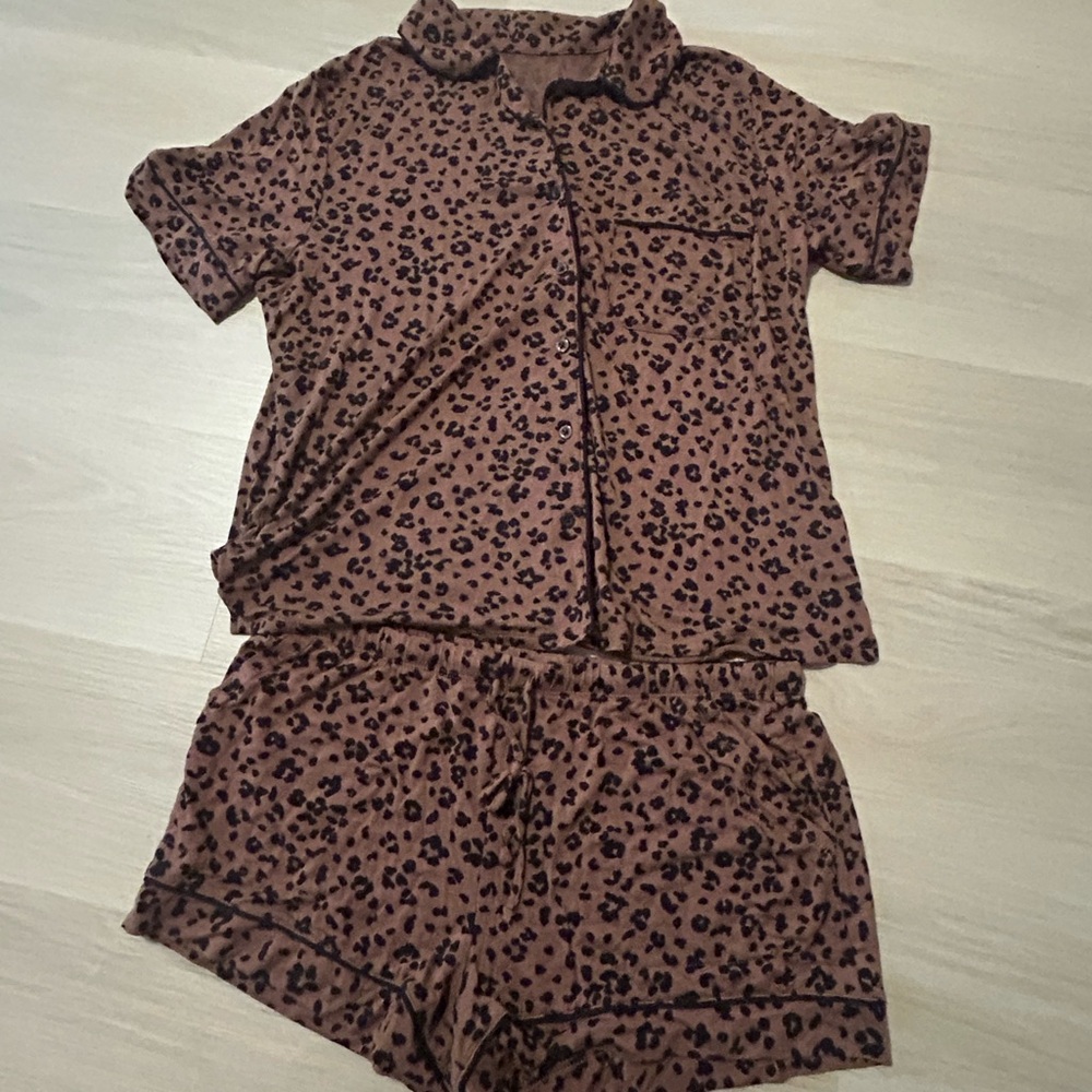 Leopard Print Pajama Set - Picture 3 of 5